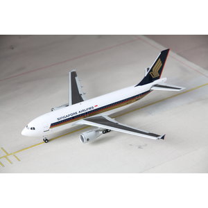 JC Wings 1:200 Singapore Airlines A310-300