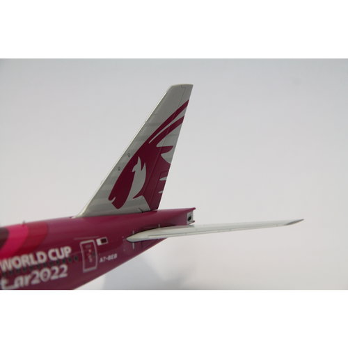 Gemini Jets 1:200 Qatar Airways "World Cup 2022" B777-300ER - Flaps Down