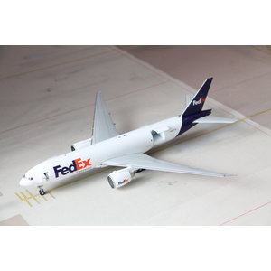 Gemini Jets 1:200 Fedex B777-200F - Interactive