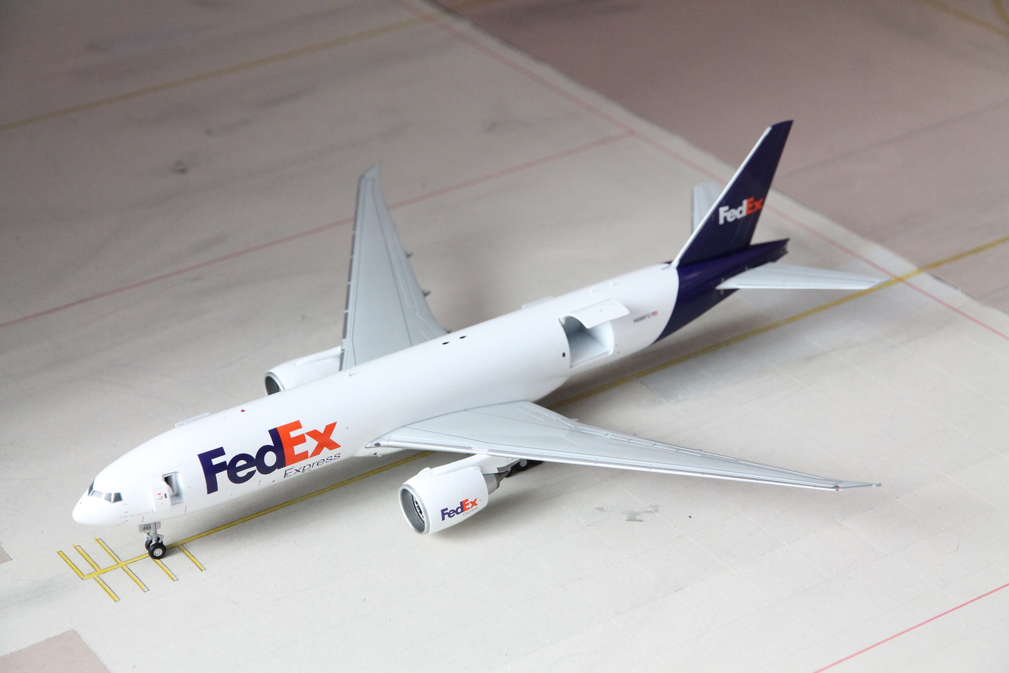 1:200 FedEx Boeing 777-200F N888FD Gemini200 G2FDX951 Interactive