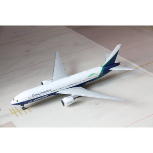 JC Wings 1:200 Boeing House Color "Eco Demonstrator Livery" B777-200