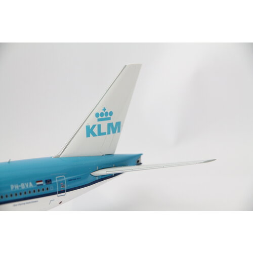 JC Wings 1:200 KLM B777-300 Orange Pride - Flaps down