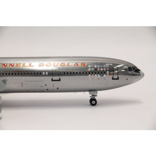 JC Wings 1:200 McDonnell Douglas House Color MD-11 JC Wings 1:200 McDonnell Douglas House Color MD-11