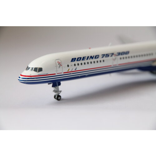 JC Wings 1:200 Boeing House Color  B757-300