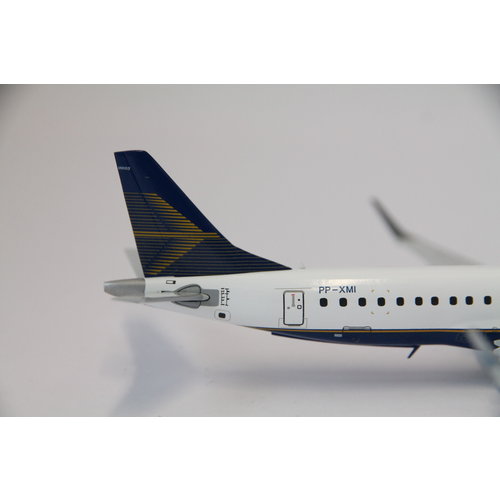 JC Wings 1:200 Embraer House Color ERJ190