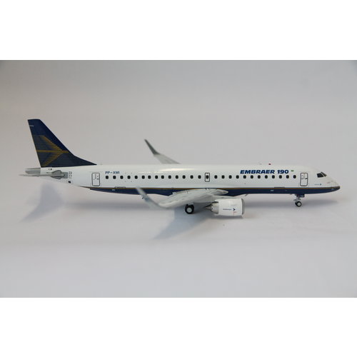 JC Wings 1:200 Embraer House Color ERJ190