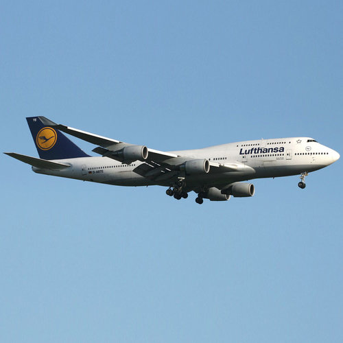 JC Wings 1:200 Lufthansa B747-400 -FLAPS DOWN + Aviationtag