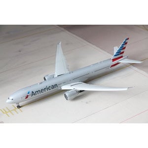 Gemini Jets 1:200 American Airlines B777-300 - Flaps Down