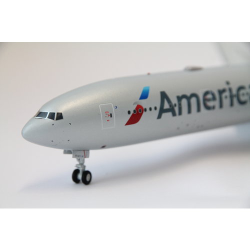 Gemini Jets 1:200 American Airlines B777-300 - Flaps Down