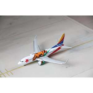 Gemini Jets 1:200 Southwest Airlines “California One” B737-700 - Flaps Down