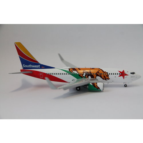 Gemini Jets 1:200 Southwest Airlines “California One” B737-700 - Flaps Down