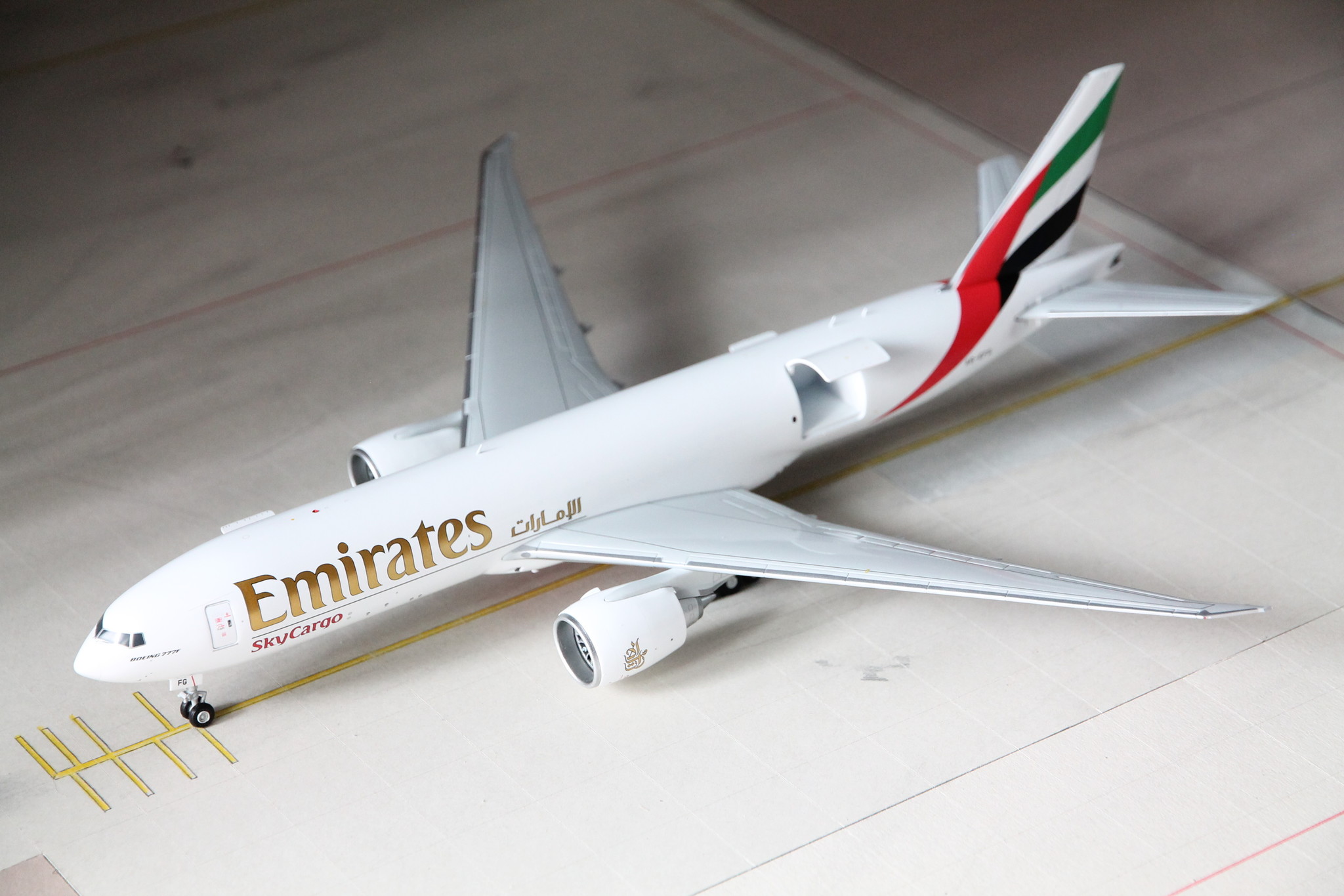 1:200 Emirates SkyCargo B777-200LRF A6-EFG Gemini200 G2UAE953
