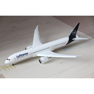 Gemini Jets 1:200 Lufthansa B787-9 - Flaps Down