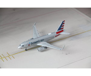 1:200 American Airlines Airbus A319 N93003 Gemini200