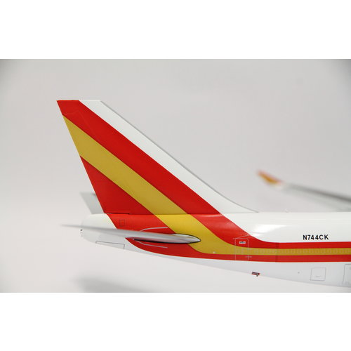 JC Wings 1:200  Kalitta "Mask" Boeing 747-400F  - Flaps Down