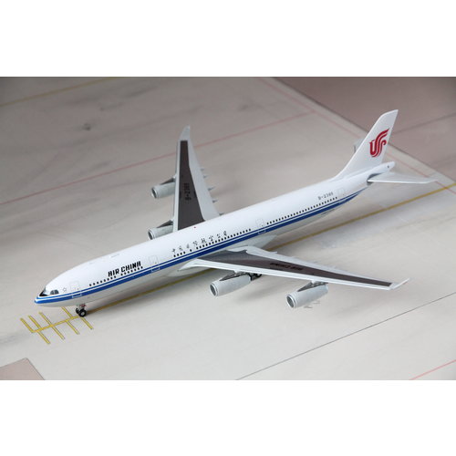 Gemini Jets 1:200 Air China A340-300 Gemini Jets 1:200 Air China A340-300