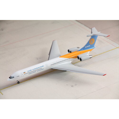 Herpa 1:200 Air Ukraine Ilyushin IL-62M Herpa 1:200 Air Ukraine Ilyushin IL-62M