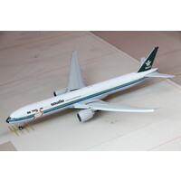 1:200 Saudi Arabian Airlines B777-300ER - Flaps Down