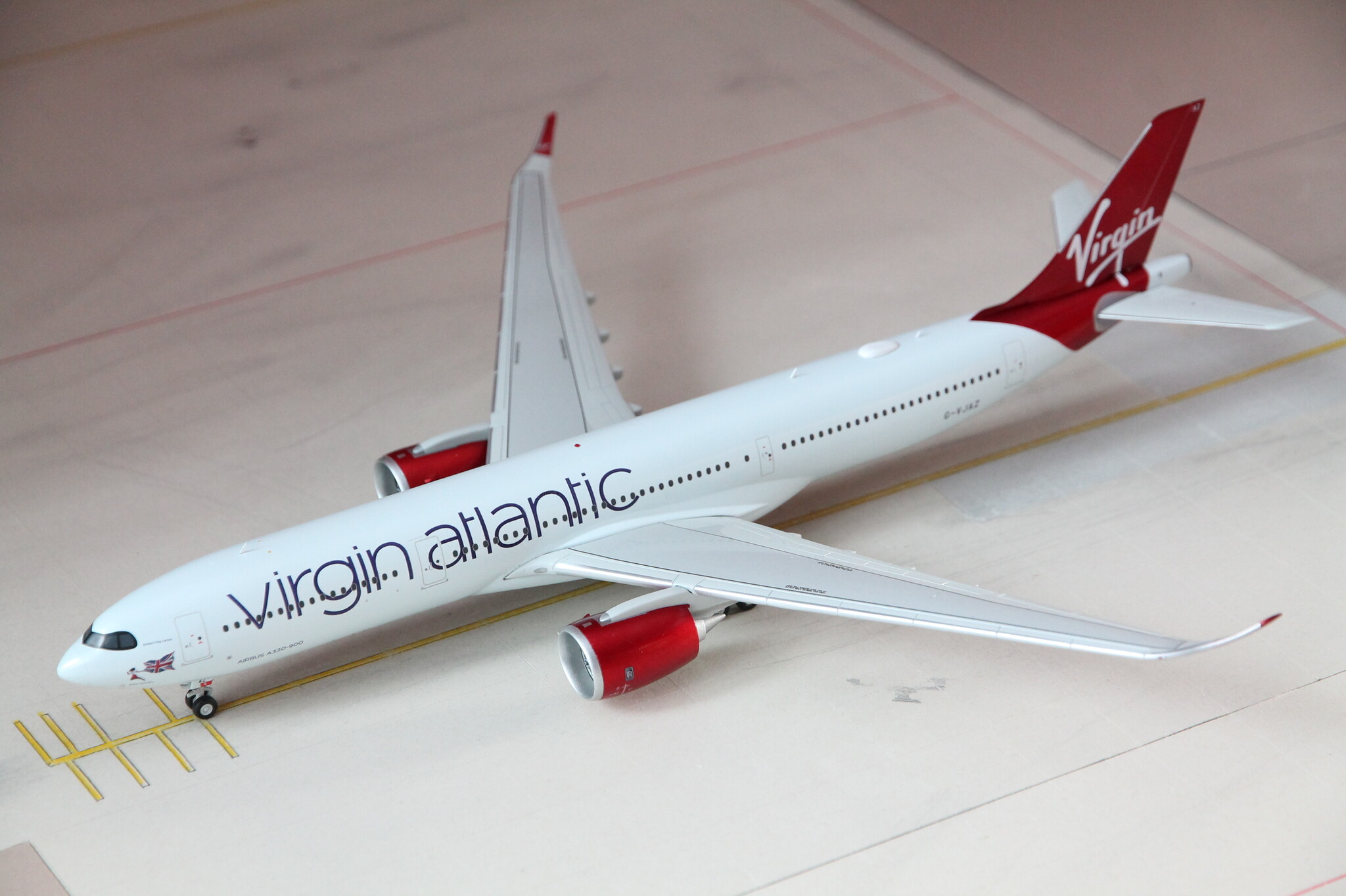 1:200 Virgin Atlantic Airbus A330-900neo G-VJAZ Gemini200