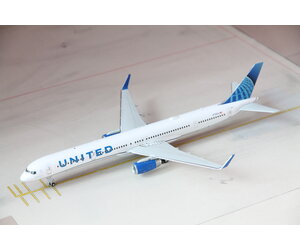 1:200 United Airlines Boeing B757-300 N75854 Gemini200 G2UAL1101