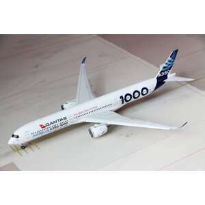 JC Wings 1:200 Airbus House Color "Qantas" A350-1000  - Flaps Down