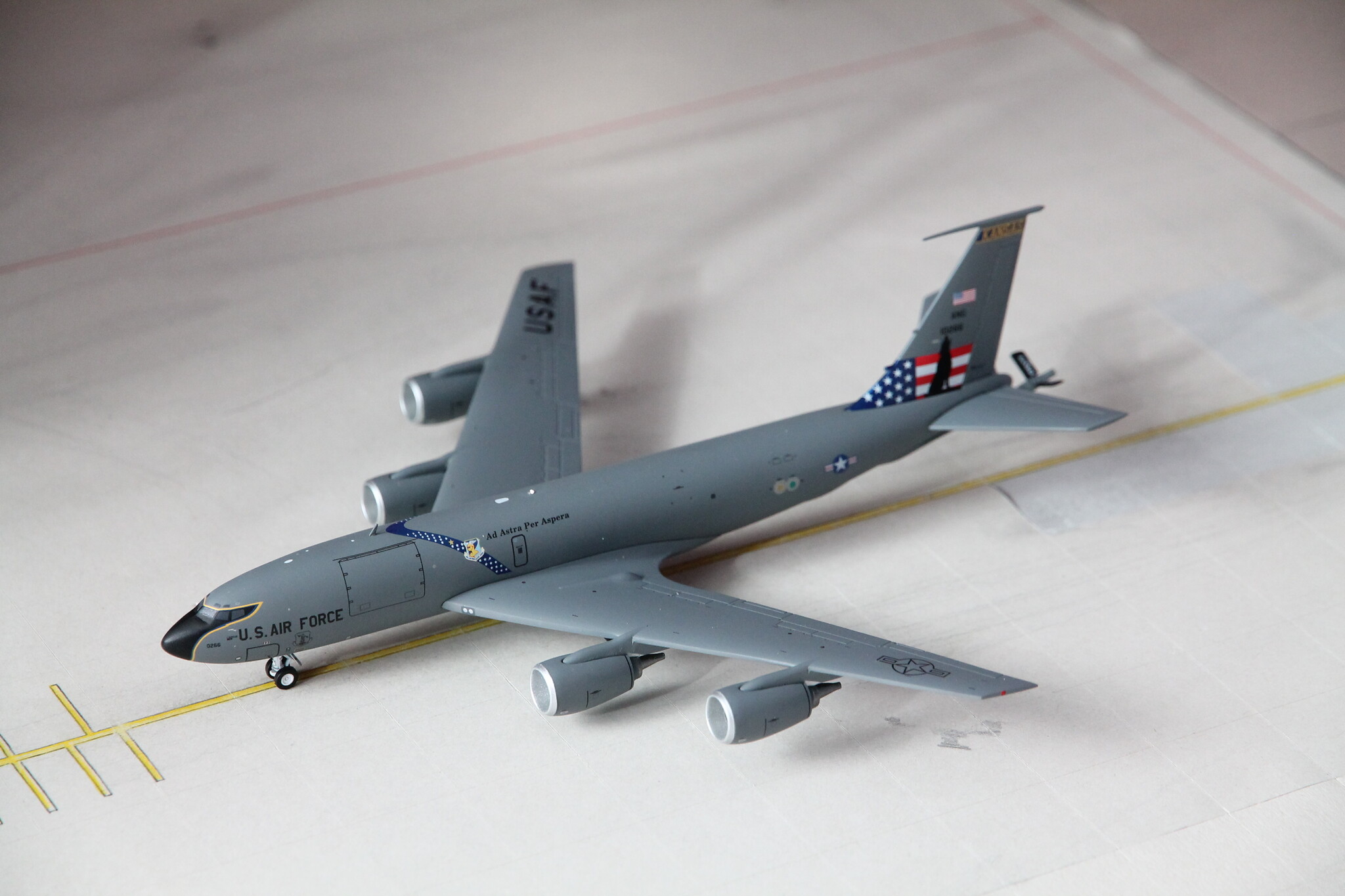 1:200 United States Air Force Boeing KC-135 61-0266 G2AFO1194