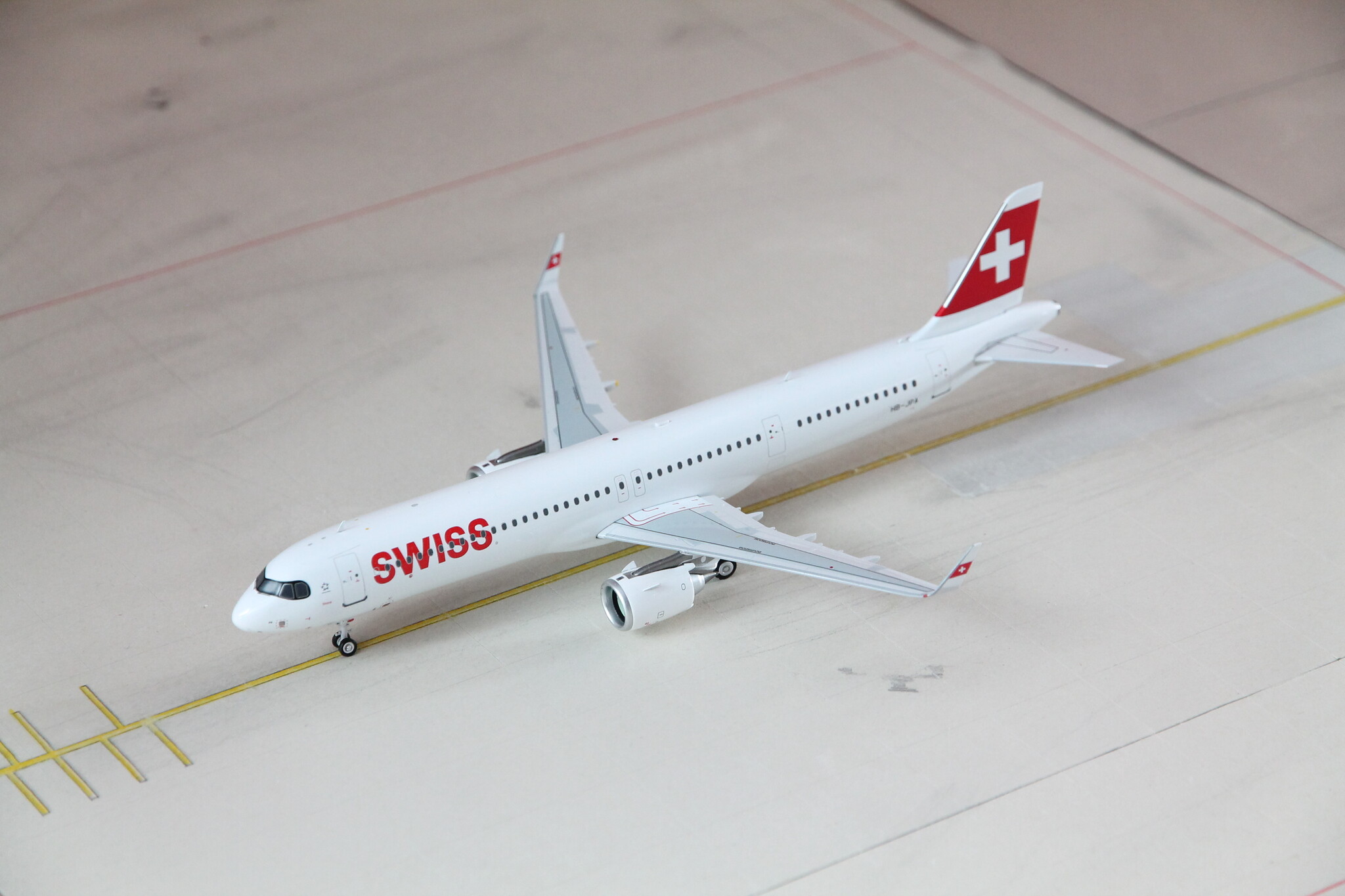 1:200 Swiss Airbus A321neo HB-JPA J Fox Models JF-A321-023
