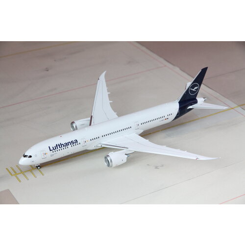 JFox 1:200 Lufthansa B787-9