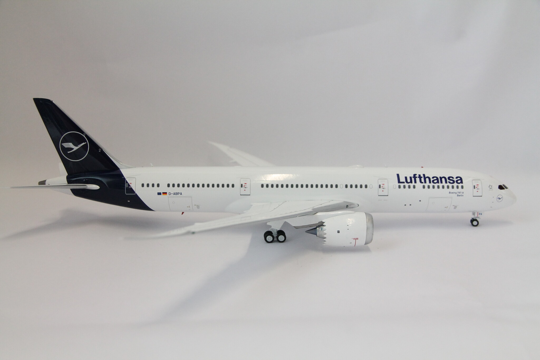 JFox 1:200 Lufthansa B787-9
