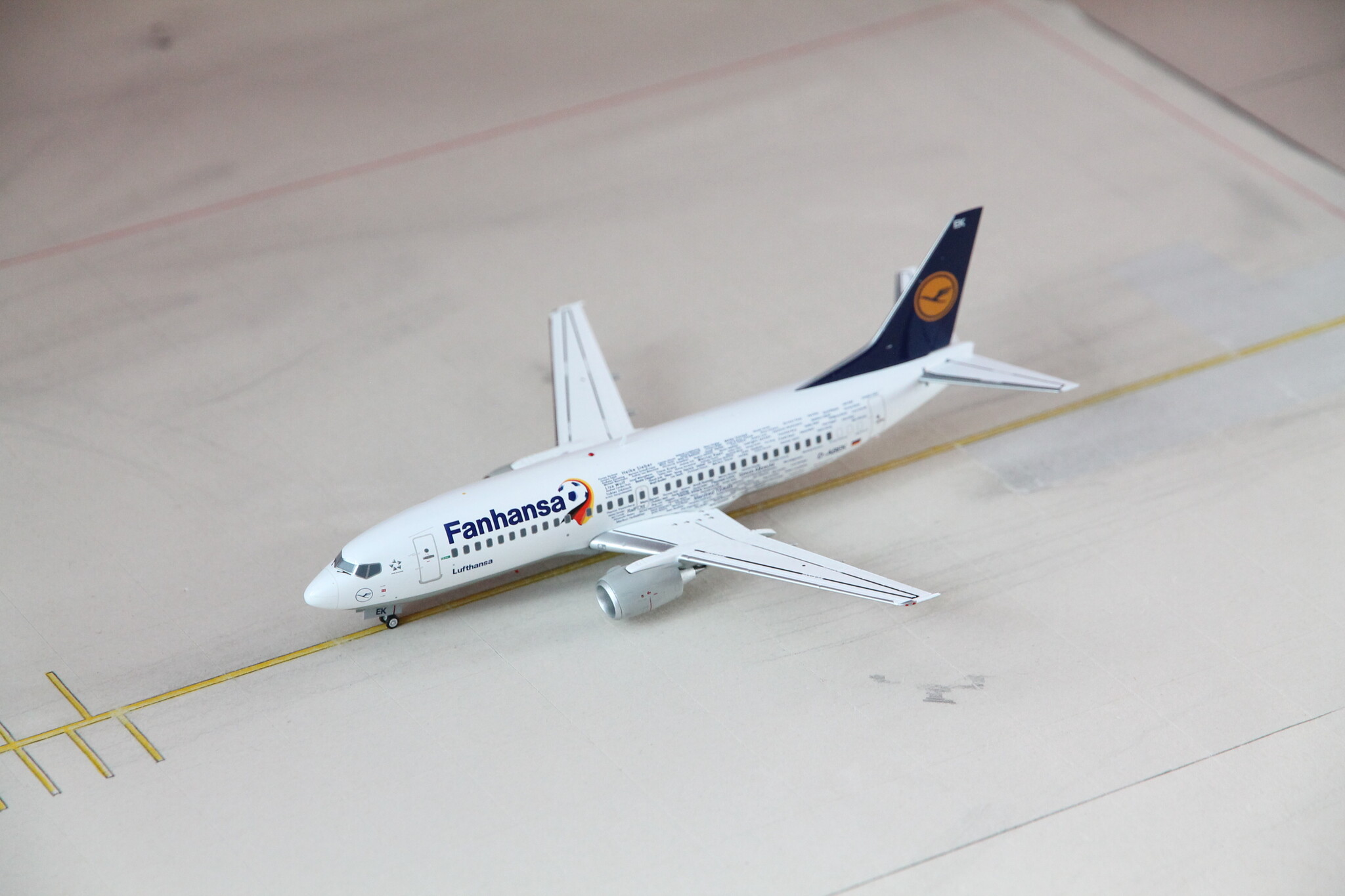1:200 Lufthansa Boeing 737-300 D-ABEK JC Wings EW2733001 - Diecast