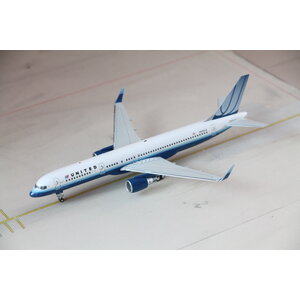 JC Wings 1:200 United Airlines B757-200