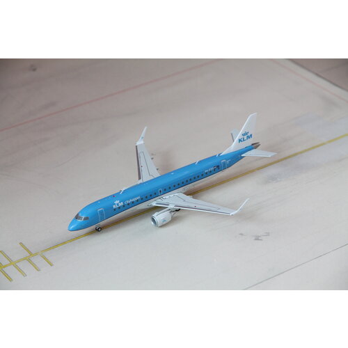 JC Wings 1:200 KLM Embraer ERJ190 - DIECAST TRADING EXCLUSIVE