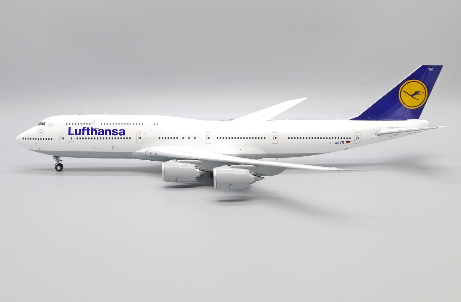 1:200 Lufthansa Boeing 747-8i D-ABYR JC Wings EW2748003 1:200 Lufthansa Boeing 747-8i D-ABYR JC Wings EW2748003
