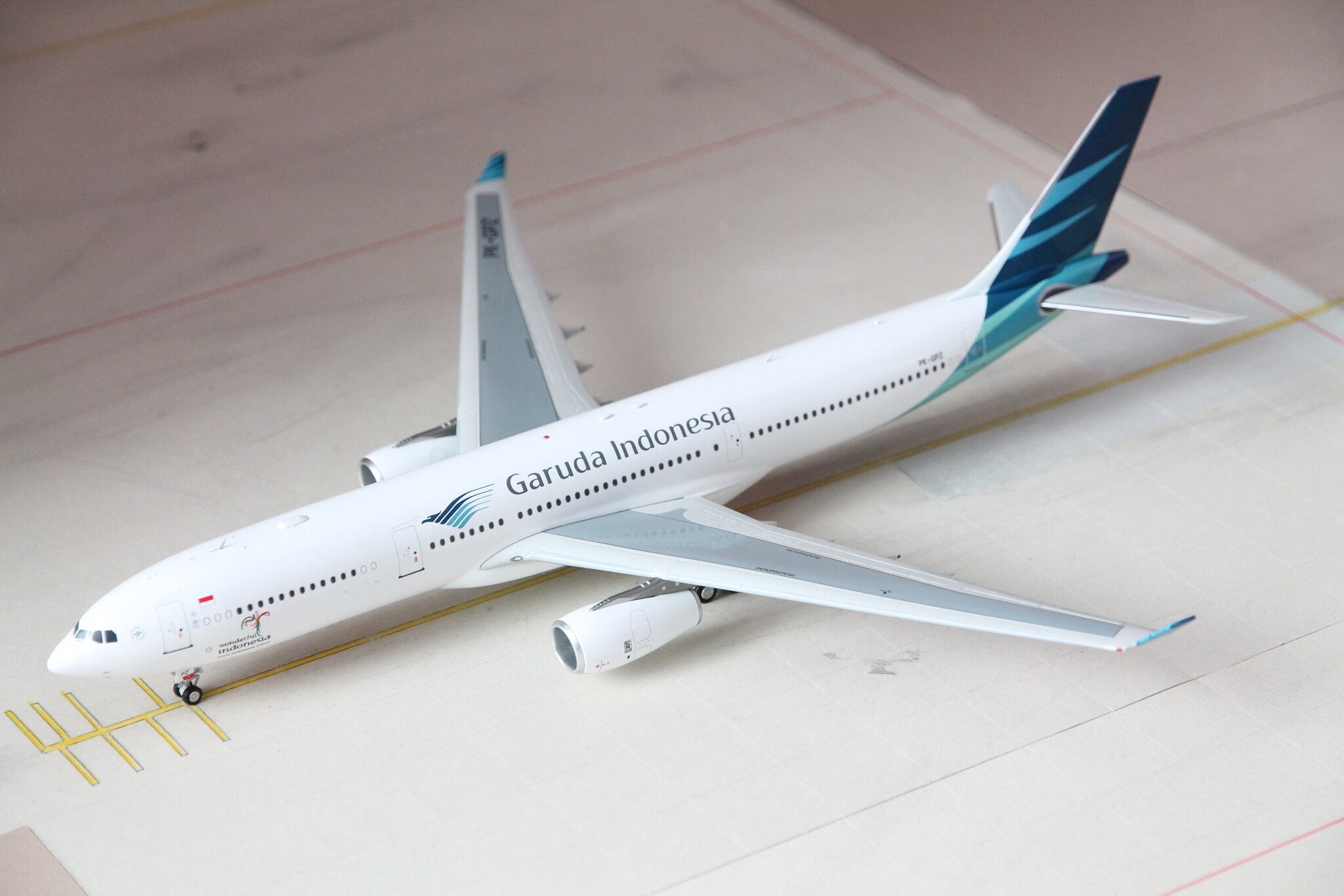 航空機・ヘリコプター 1/200 Garuda IndonesiaA330-900 garuda