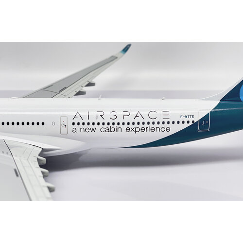 JC Wings 1:200 Airbus House Color “Airspace” A330-900NEO