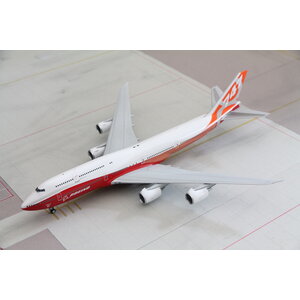 JC Wings 1:200 Boeing House Color B747-8i