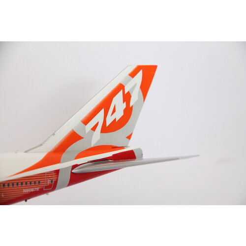 JC Wings 1:200 Boeing House Color B747-8i
