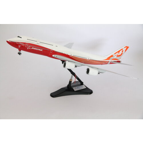 JC Wings 1:200 Boeing House Color B747-8i