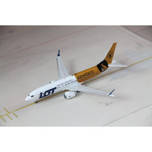 Inflight 1:200 LOT "100 Years Krosno Glass" B737-MAX 8