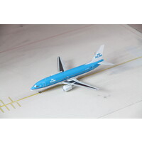 1:200 KLM B737-300