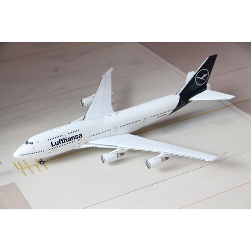JFox 1:200 Lufthansa B747-400 JFox 1:200 Lufthansa B747-400