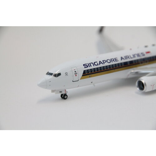 JFox 1:200 Singapore Airlines B737-800