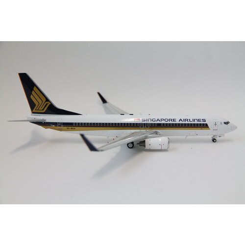 JFox 1:200 Singapore Airlines B737-800