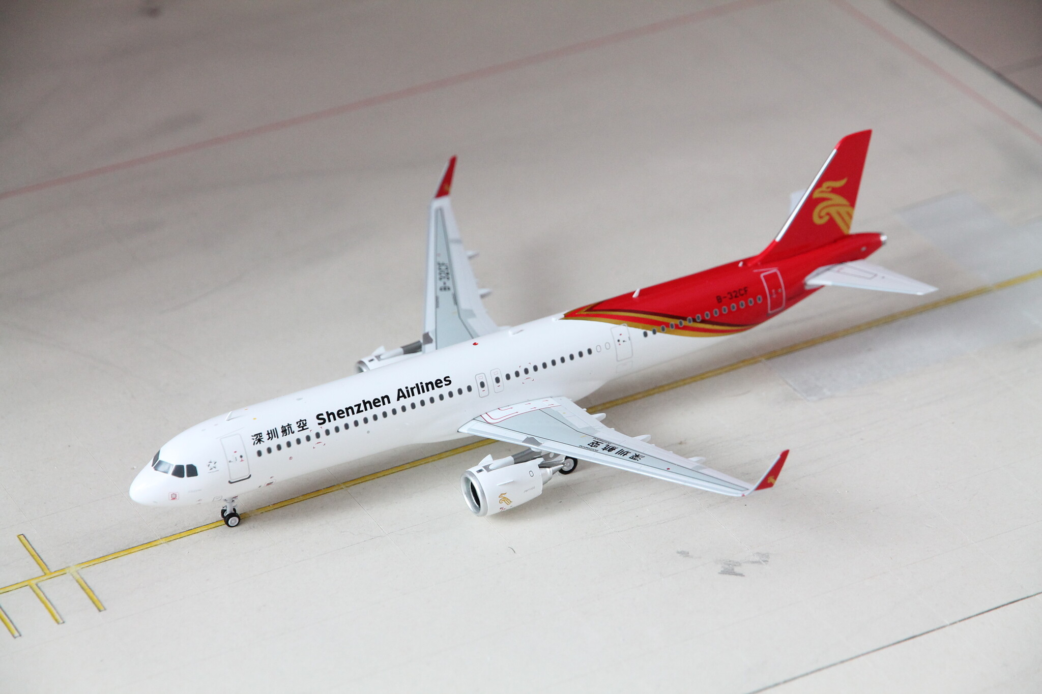 1:200 Shenzhen Airlines Airbus A321neo B-32CF Aviation200 AV2075