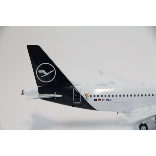 JFox 1:200 Lufthansa "Lu The Duck" A319