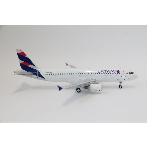 1:200 LATAM Chile A320