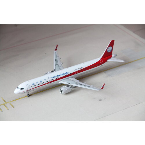 Aviation 200 1:200 Sichuan Airlines A321neo Aviation 200 1:200 Sichuan Airlines A321neo