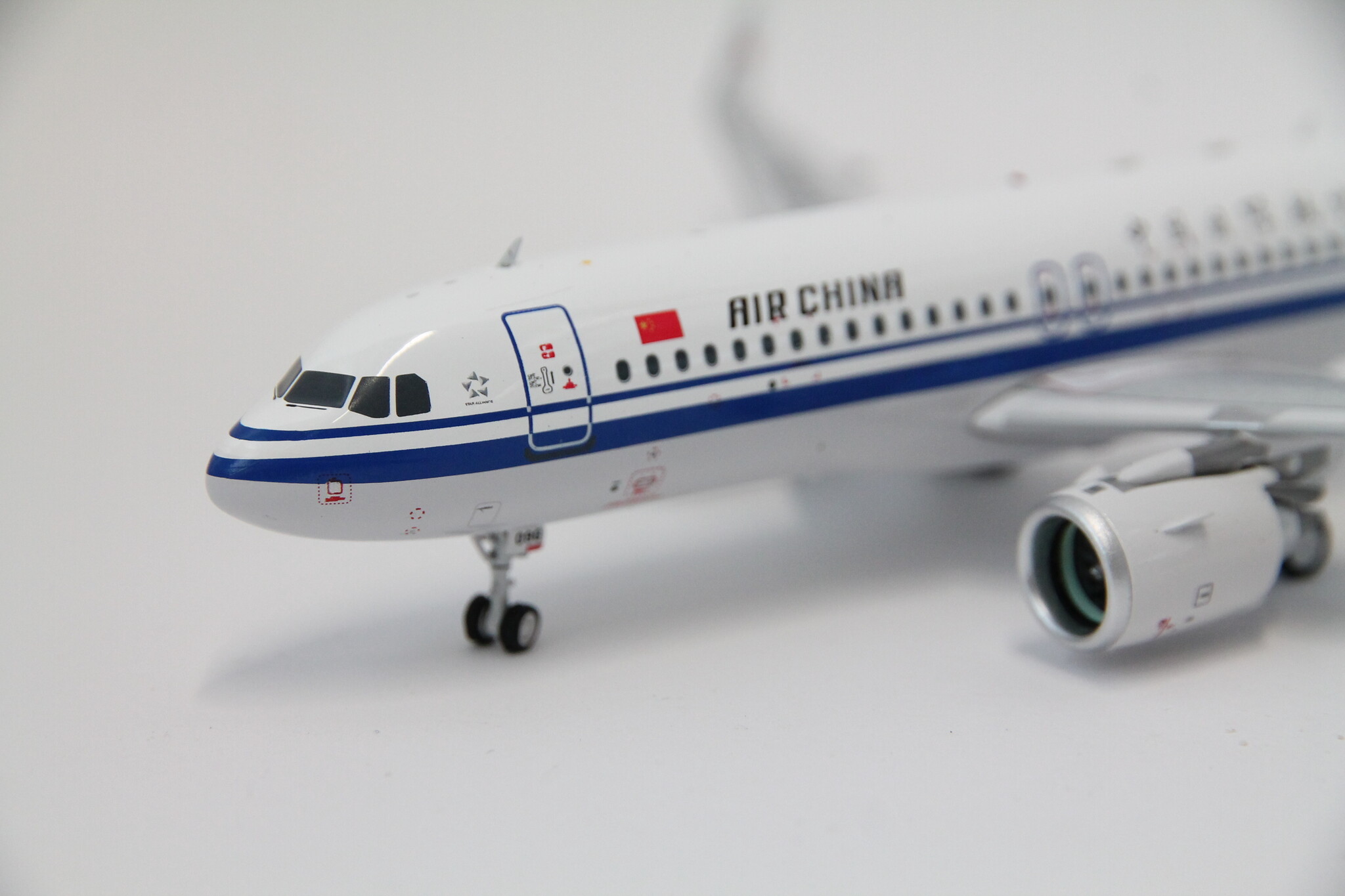 Aviation 1:200 中国国際航空 A320NEO B-309G s-l1200.jpg
