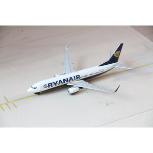 JC Wings 1:200 Ryanair B737-800