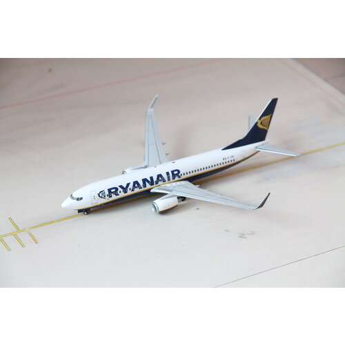 JC Wings 1:200 Ryanair B737-800
